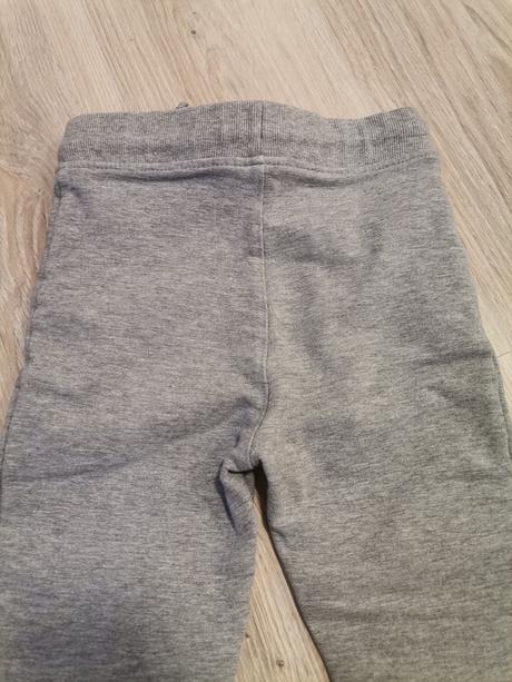 Chlapčenske sivé tepláky, 98