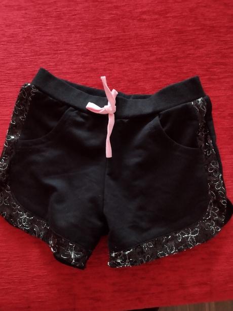 Šortky, 140