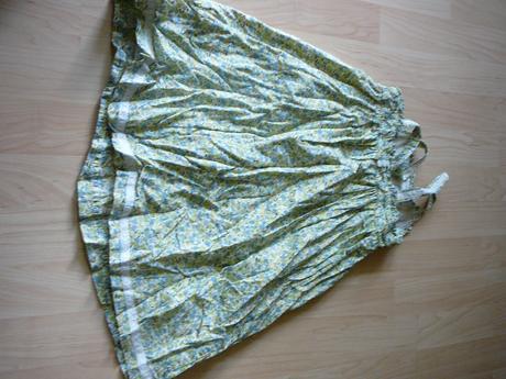 Dievcenske saty, 104