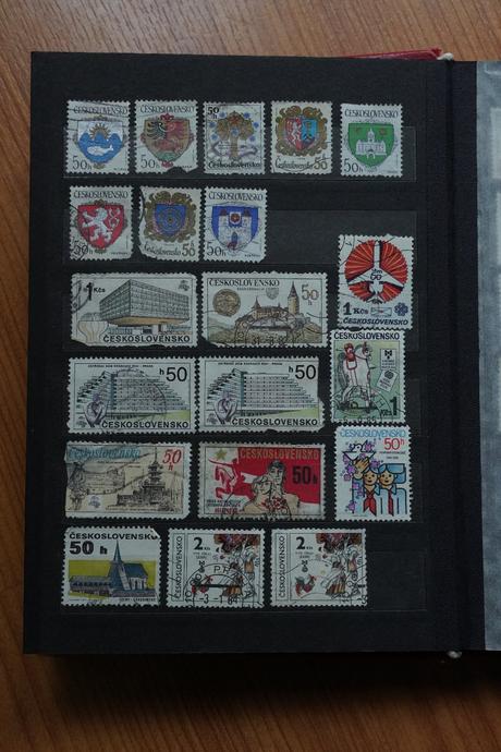 Zakladač plný známok, 
