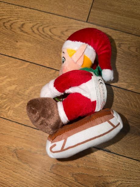 Vianočný plyšový škriatok, 