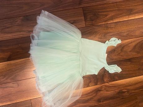 Dievčenske šaty, 110