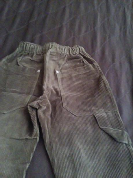 Menčestrové nohavice , 122