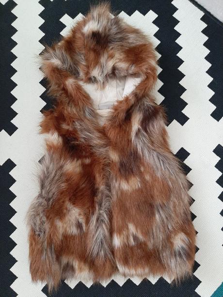 Dokonalá kožušinková vestička od nextu na 4-7r., next,122