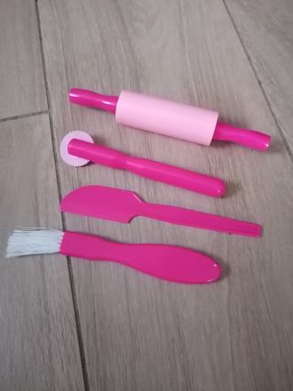 Náradie pre malú kuchárku na pečenie, 