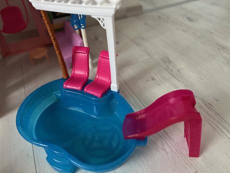 Barbie domček, auto, bazén, 