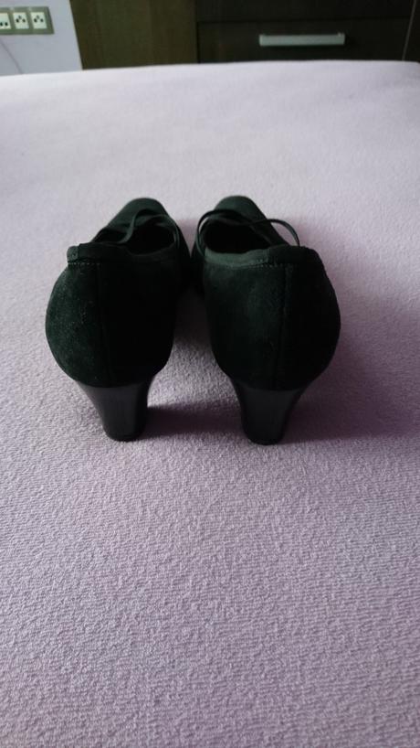 Slavnostne topanky, 38