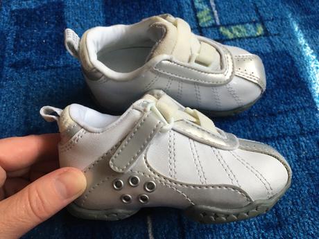 Pekné prvé tenisky, 19