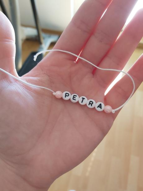 Náramok s menom petra., 