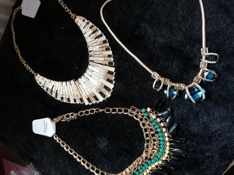 Retiazka,hodinky, náramky,náušnice,šperky, 