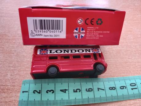 London bus double decker červený,