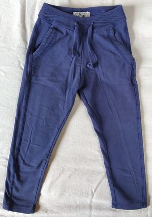 Tmavomodre teplaky, dopodopo,104