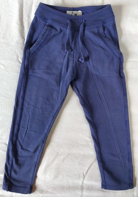 Tmavomodre teplaky, dopodopo,104