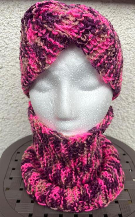 Čelenky a nákrčníky,