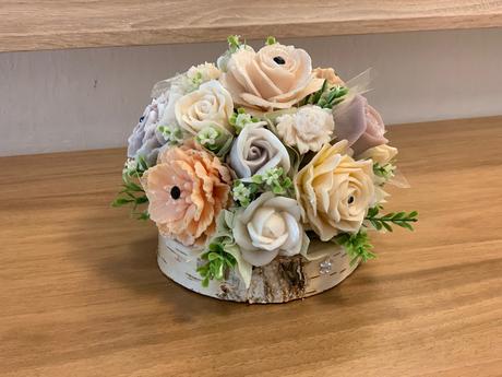 Mydlova kytica na brezovom dreve, 