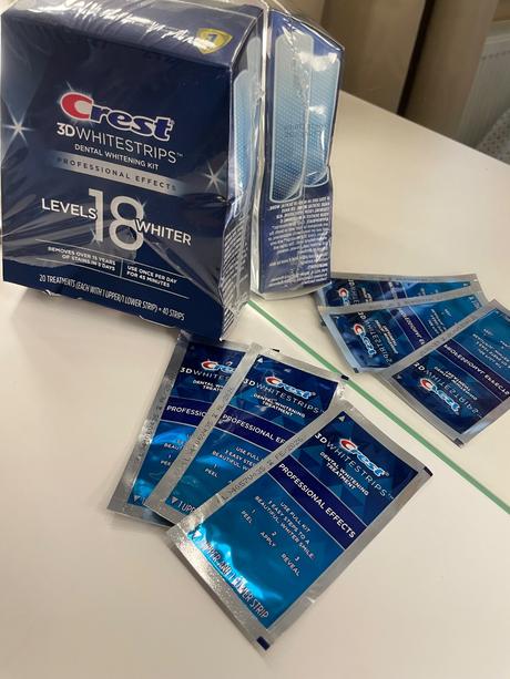 Crest bieliace pásiky na zuby, 