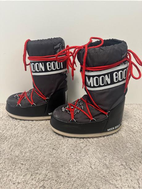 Moon boot, 34