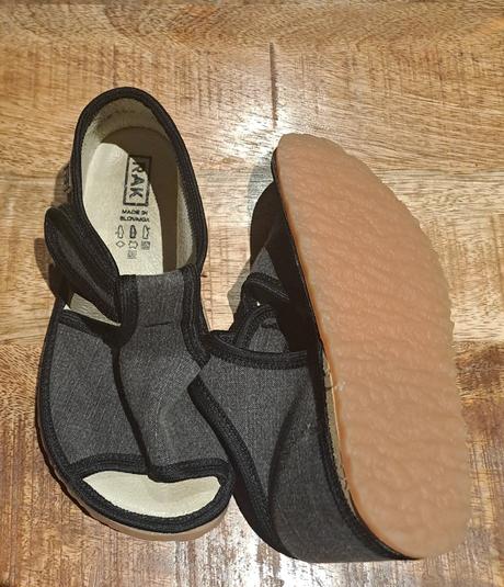 Rak topanky velkosti21,24,25,26,27,28 a papucky, rak,24
