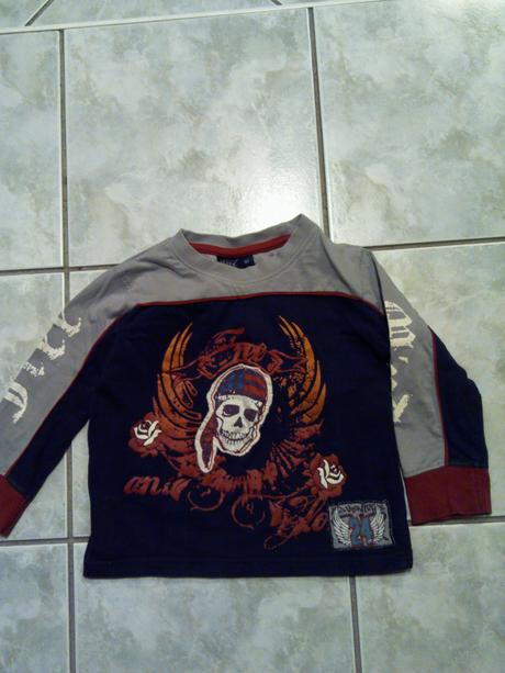 Par krat oblecene frajerske tricko, 104