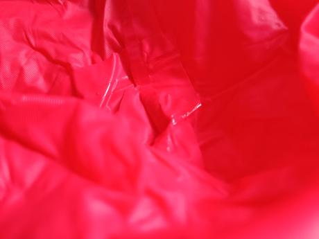 Červeny pršiplášť, 92