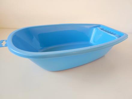 Vanička pre bábiky.,