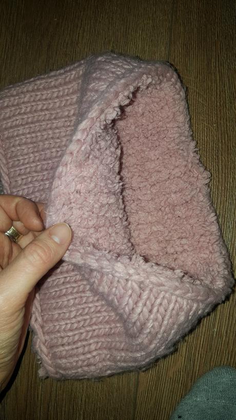 Hruby nakrcnik, reserved