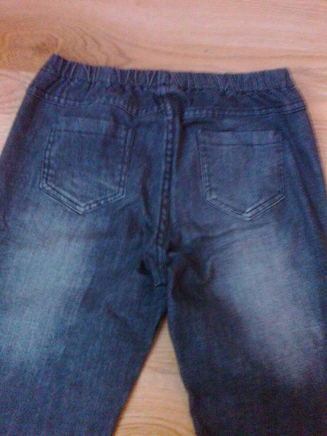 Na gumu- 3x oblečené-aj pre staršie dievčatá, xl