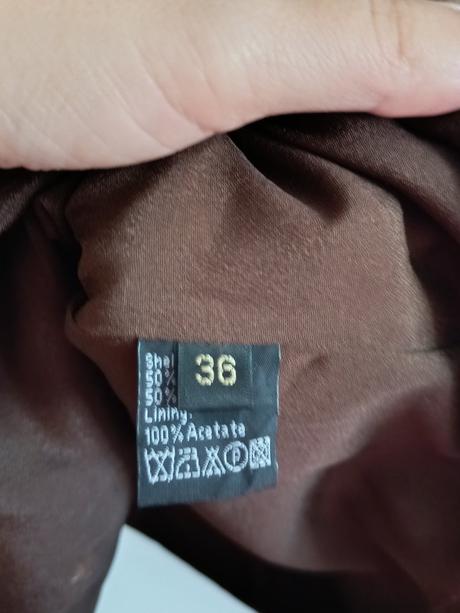 Jesenná/zimná hnedá sukňa s gombíkmi, s