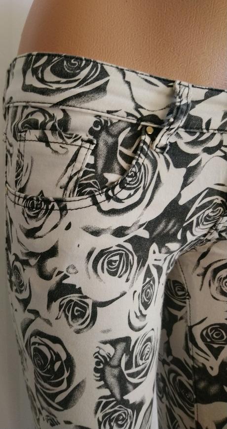 Dámske elastické čierno biele džegíny, smagli ital, s