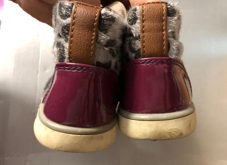 Členkové tenisky, 27