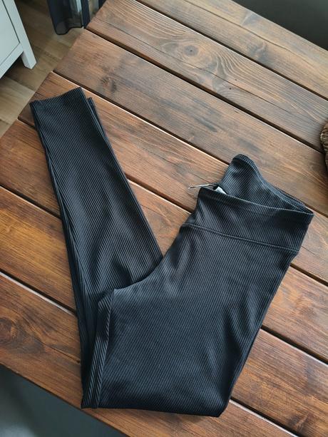 H&m rebrované elastické legíny m, h&m,m