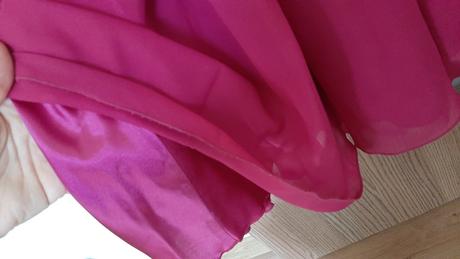 Krásne cyklámenové šaty s vlečkou + motýlik, 38