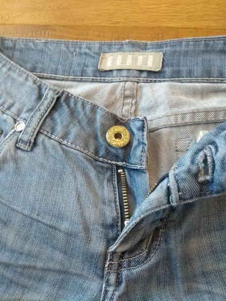 Svetlomodré dámske rifle, 34