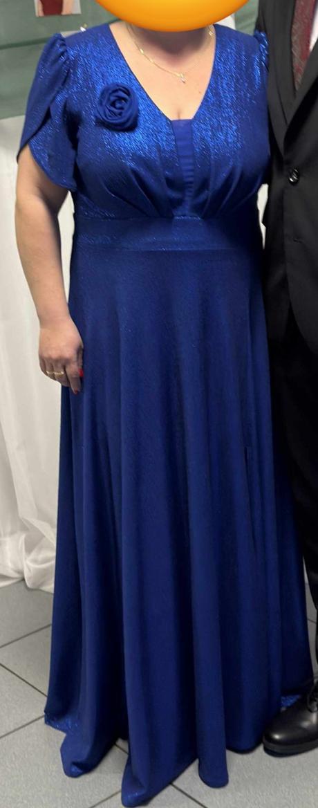 Spolocenske saty, 44