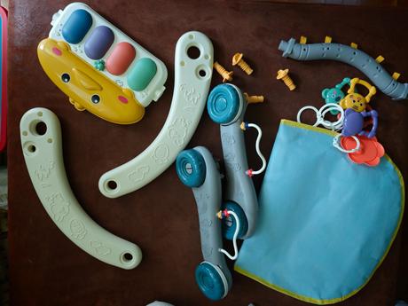 Hracia deka a chodítko v jednom, 