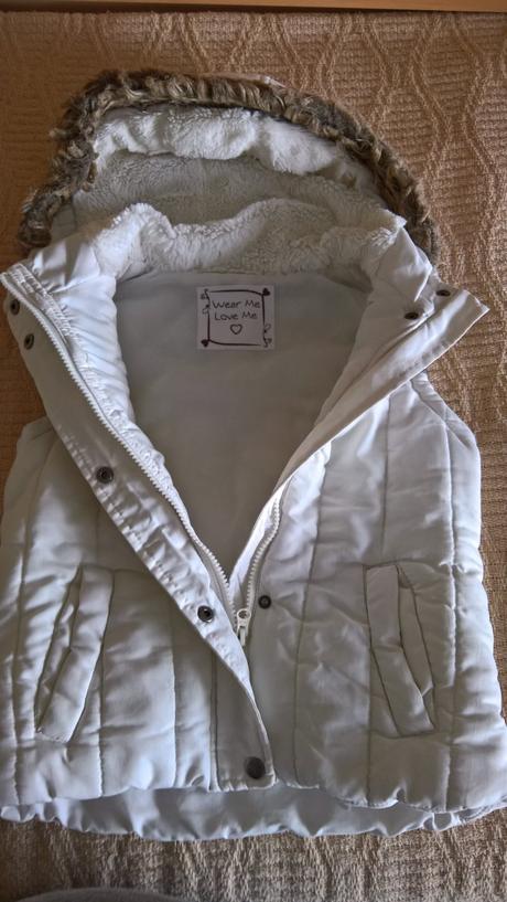 Biela vestička, 122