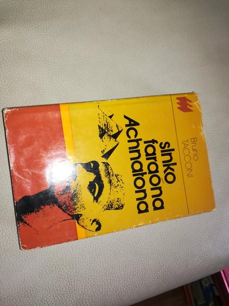 Slnko faraóna achnstona,