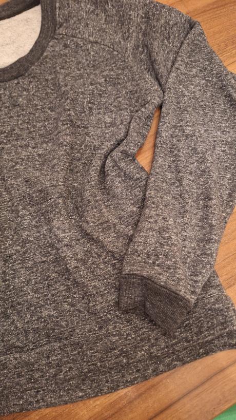 Mikina s 13tkou na chrbte, m