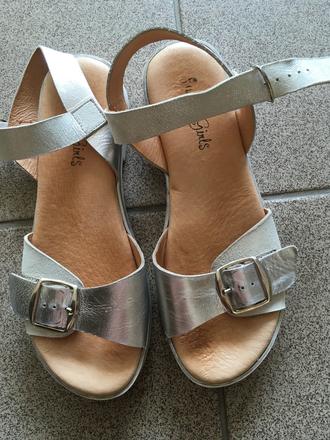 Nastaviteľné sandalky, 36