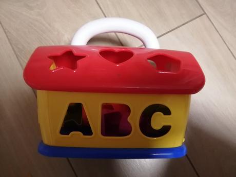 Vkladačka domček čísla tvary písmená,