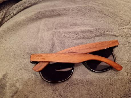 Slnečne okuliare, authority