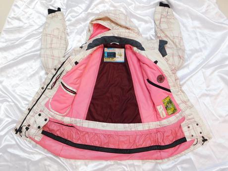 Kvalitna lyziarska bunda s odonimatelnou kapucnou, 36