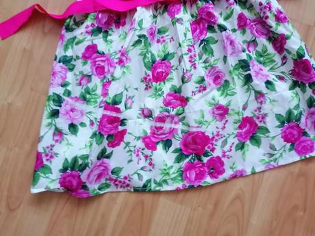 Kvetinové šaty, 134 / 140