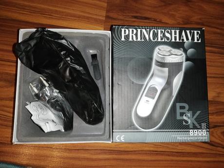 Pánsky holiaci strojček, 