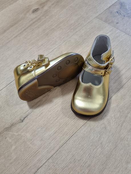 Predám nové nepoužívané kožené zlaté topánočky, 20