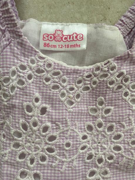 Šaty s madeirou čipkou volánom, 86