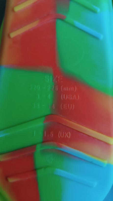 Plavecke plutvy tyr, 