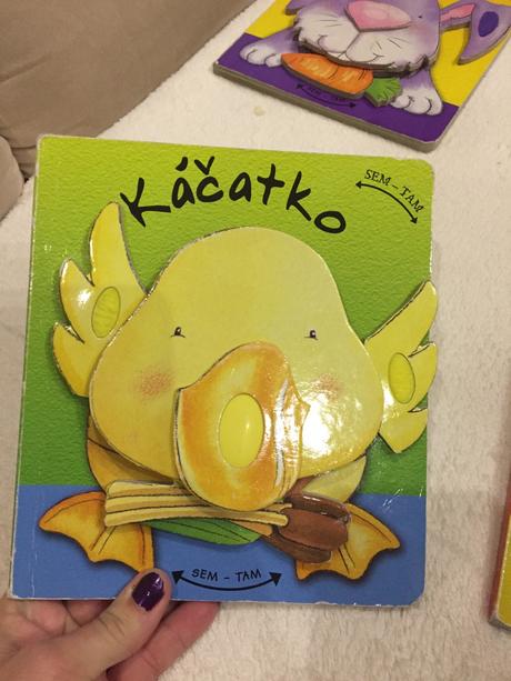 Seria kniziek s pohybujucimi sa hlavickami, 