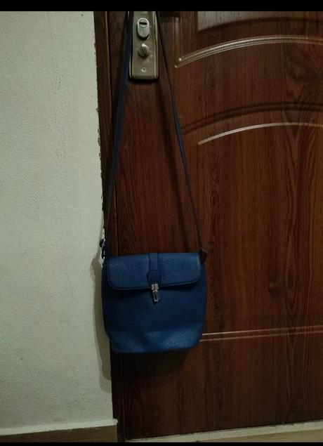 Dámska crossbody kabelka, 