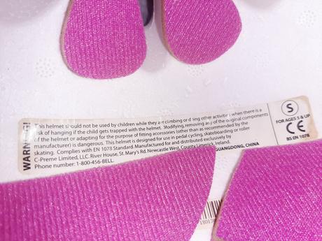 Prilba, korčule, bicykel, kolobežka, s